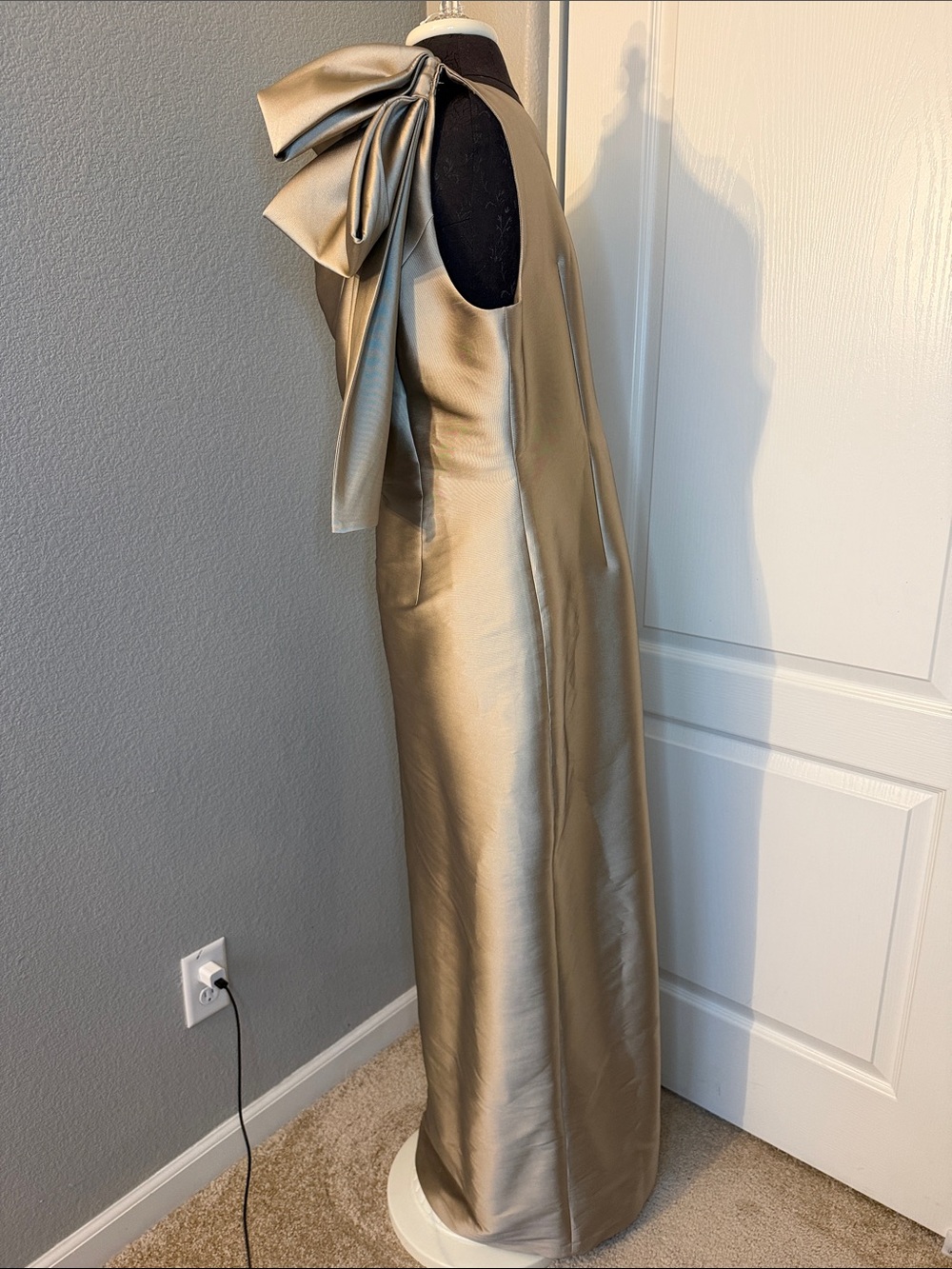 Sachin & Babi Bonnie Gown One-Shoulder Metallic Pewter Gown Bow Size 12 NEW - Picture 6 of 13